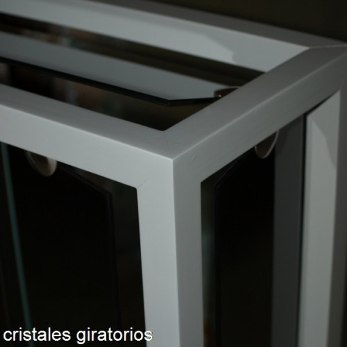 Cubreradiador mod. Cristal detalle 1